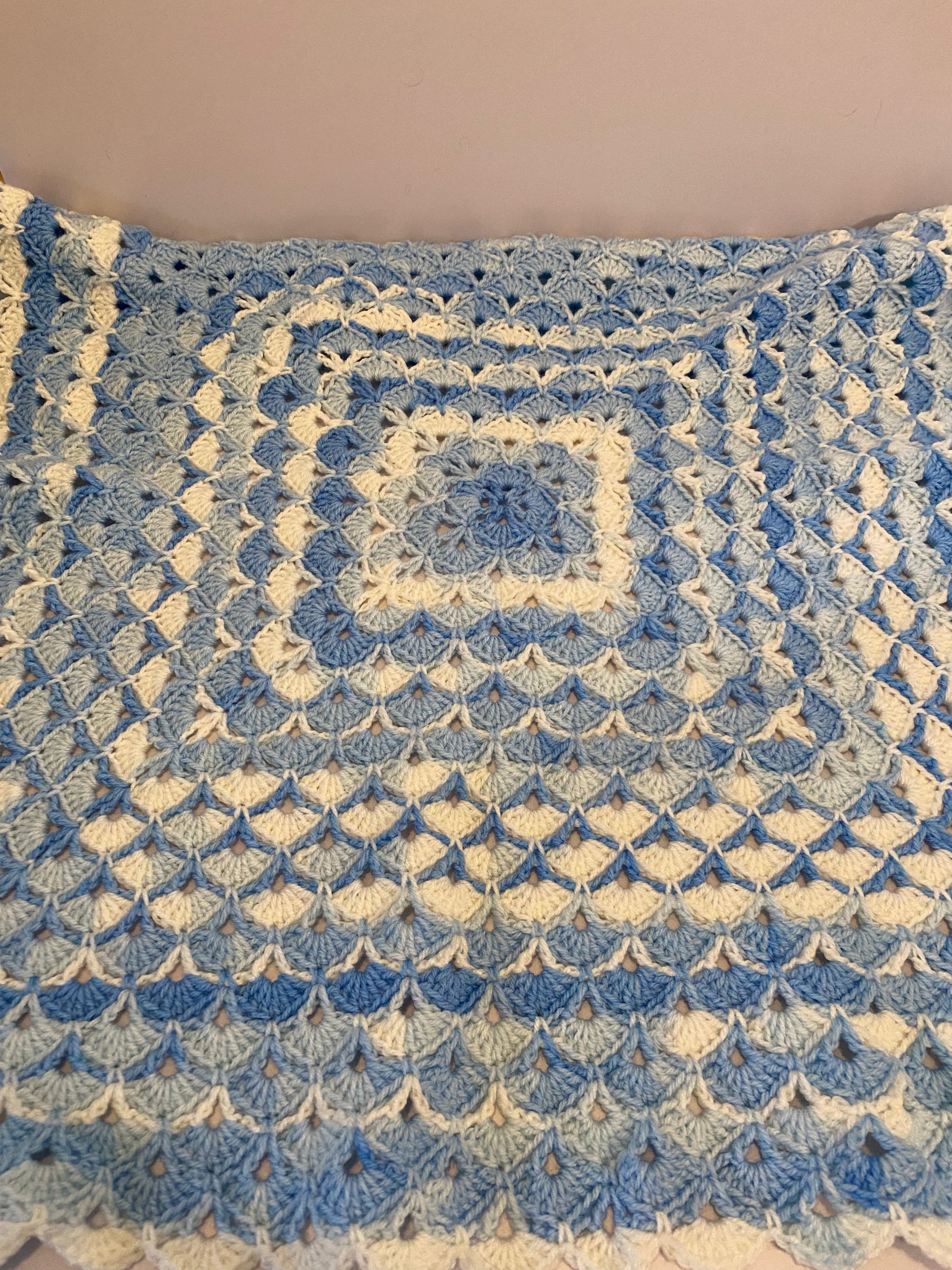 Continuous shell square baby blanket