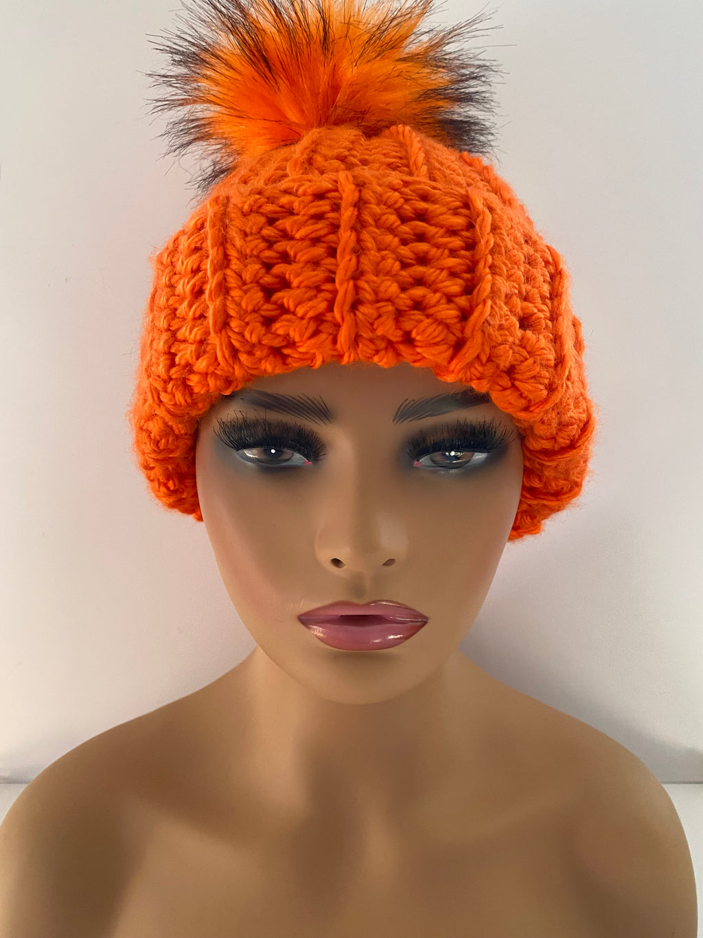 chunky Hat with fur pom pom
