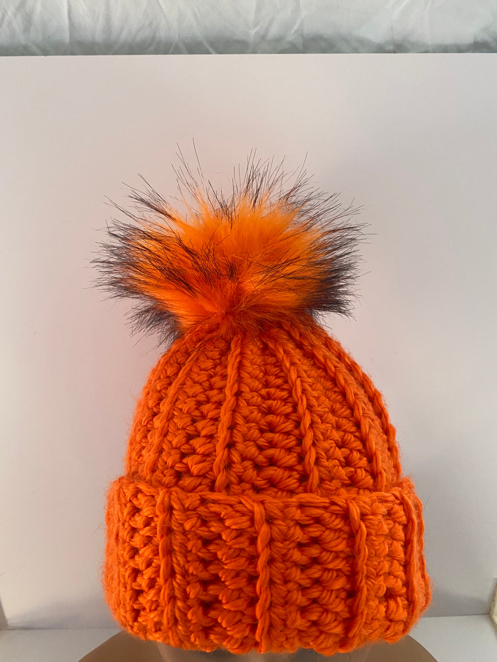 chunky Hat with fur pom pom